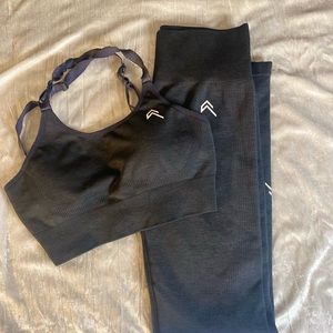 Oner set! Size M for both top and bottom